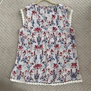 Daniel rainn top, size m.